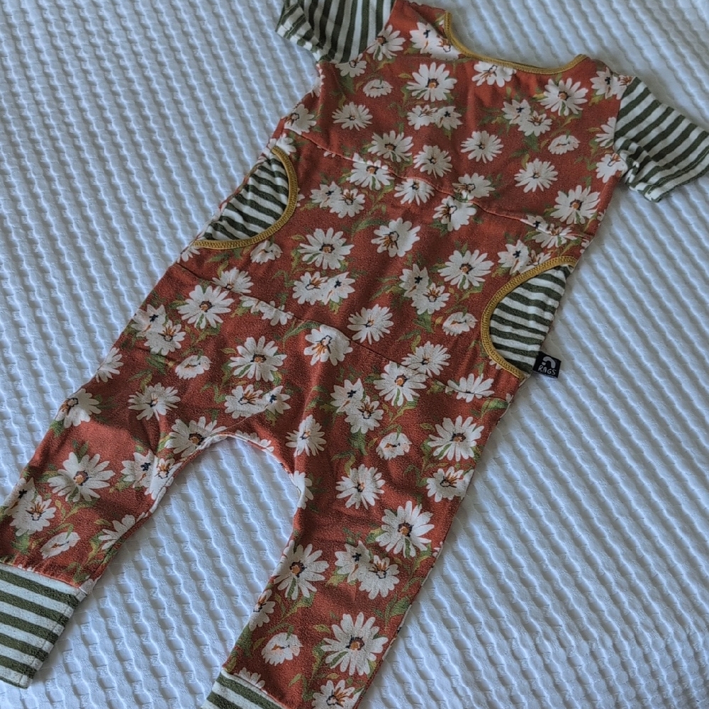 Daisy And Olive Stripes Peek Pocket Rag